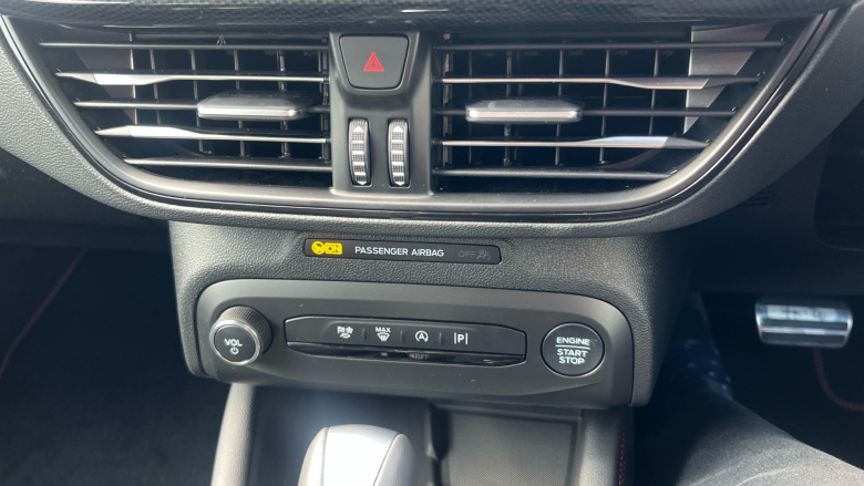 Ford Focus 1.0 EcoBoost Hybrid mHEV 155 ST-Line X Ed 5dr Auto Petrol Hatchback